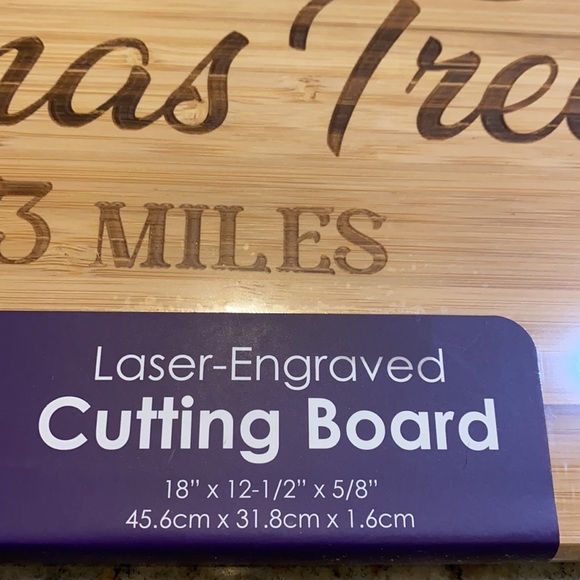 **SOLD**HOLIDAY BAMBOO CUTTING BOARD - Picture 8 of 13